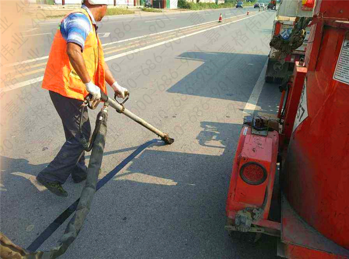 路面裂縫修補選擇嘉格道路灌封膠的理由